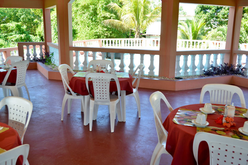 Hidden Paradise Resort Hotel Negril Exterior photo
